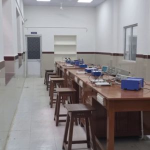 Advanced Electronics and Communication Lab Setup